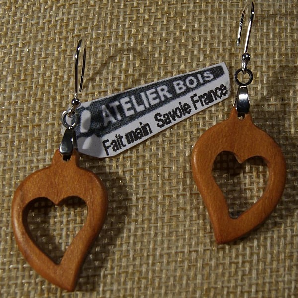 orecchini cuore in ciliegio cerato, matrimonio in legno, San Valentino, fatti a mano
