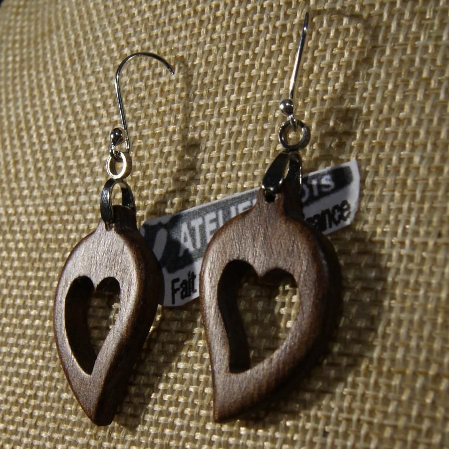 orecchini cuore in legno di noce cerato, matrimonio in legno, San Valentino, fatti a mano