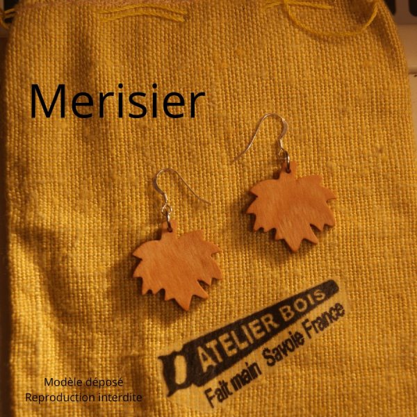 orecchini a foglia d'acero in legno di faggio gioielli etici in legno, gioielli naturali, fatti a mano