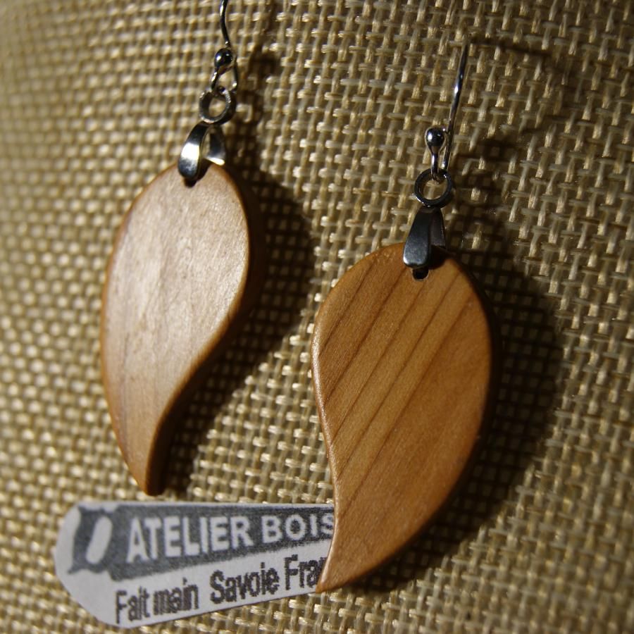 boucles d'oreilles feuille ronde en bois d'If  bijoux éthique en bois, bijou nature ciré, fait main