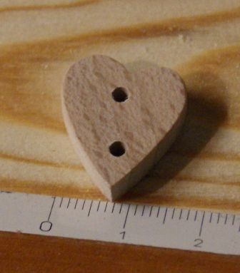 Pulsante a cuore 15 mm in legno massiccio fatto a mano