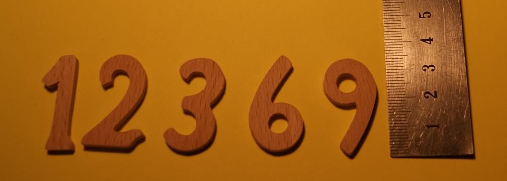 Numeri in legno 1,2,3,6,9 Altezza 3,2 cm, spessore 3 mm, in legno di faggio per orologi