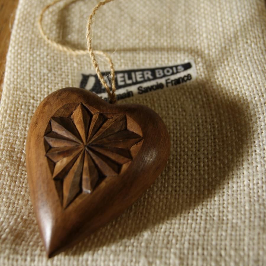 cuore intagliato in legno di tiglio, regalo di San Valentino, matrimonio in legno, intagliato a mano