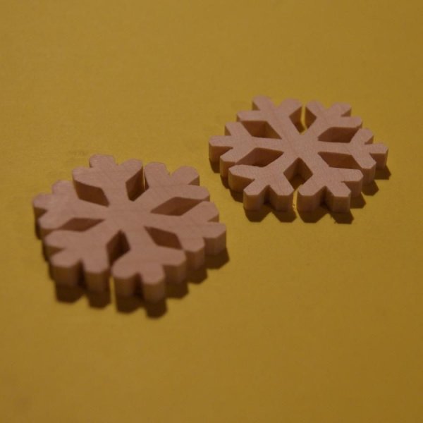 Fiocco di neve con 6 rami forati, decorazione natalizia, per decorare, in legno massiccio, da appendere all'albero