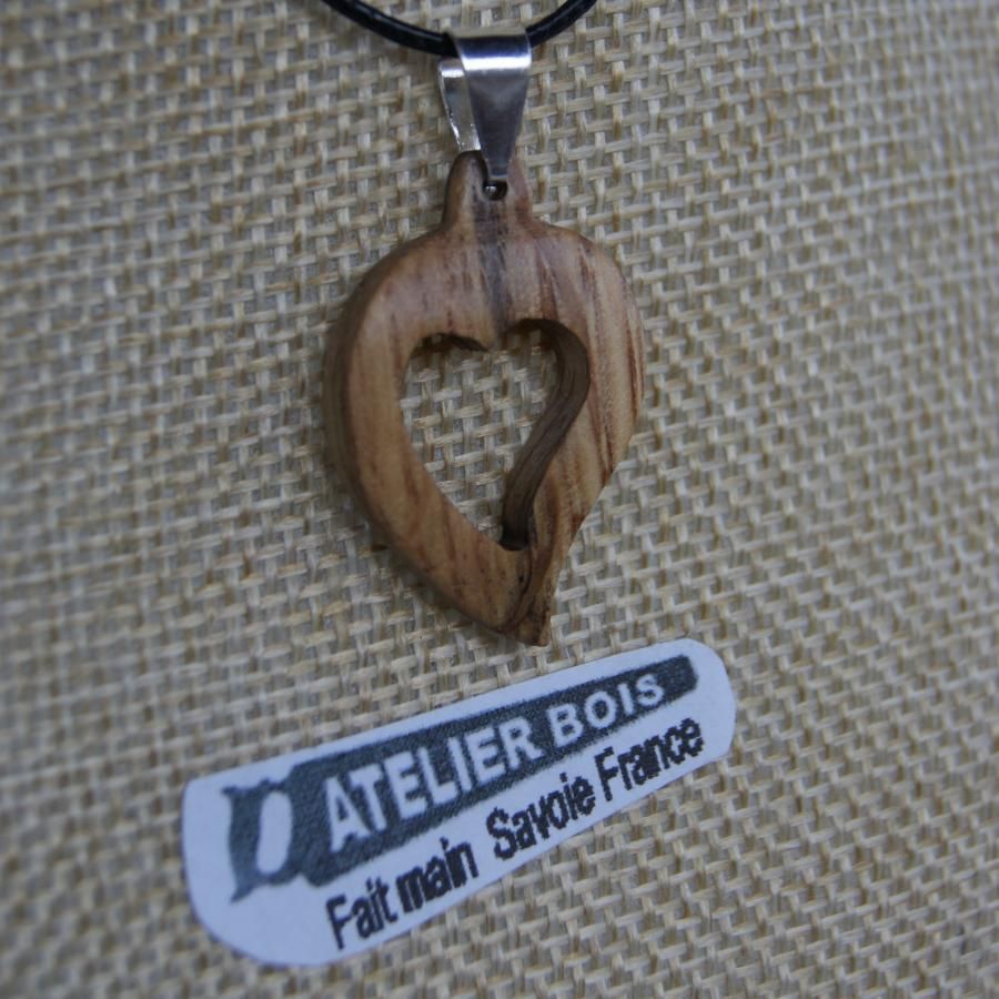 ciondolo cuore in quercia, matrimonio in legno, San Valentino, gioielli in legno e natura, fatti a mano