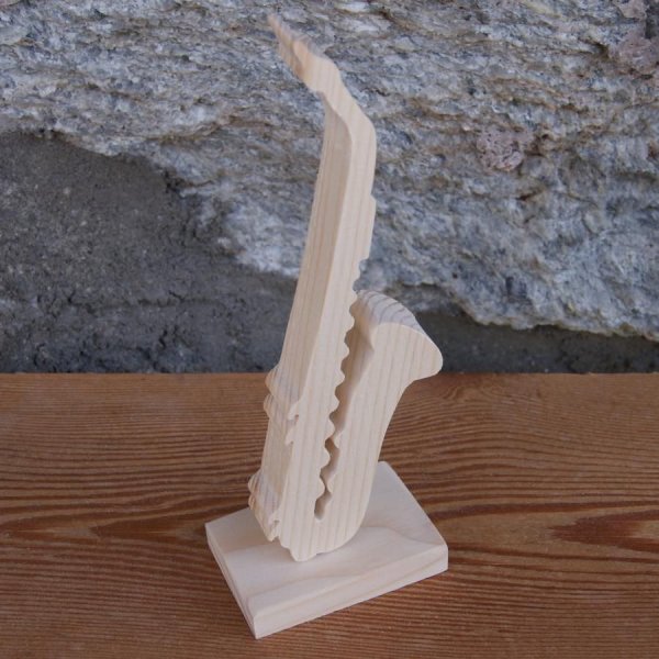 sassofono su supporto, decorazione tavolo matrimonio