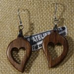 orecchini cuore in legno di noce cerato, matrimonio in legno, San Valentino, fatti a mano