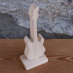 chitarra elettrica montata su una base alta 15 cm, realizzata a mano in legno massiccio, decorazione da tavolo per matrimonio