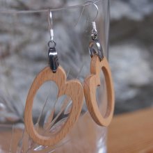 orecchino ovale in faggio gioiello in legno fatto a mano, forma geometrica