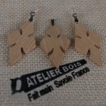 Croce, orecchini e ciondolo in legno di frassino fatti a mano