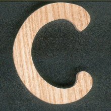 Lettera C da incollare in legno di frassino altezza 5 cm spessore 5 mm