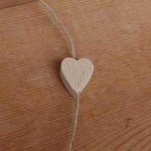cuore di perline di legno V per decorare un mobile, una sospensione, una ghirlanda